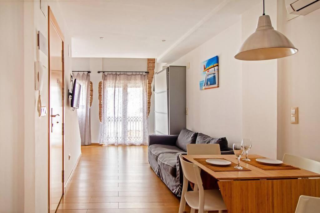 Apartamento Con Terraza Privada Cerca De La Playa Valencia Eksteriør billede