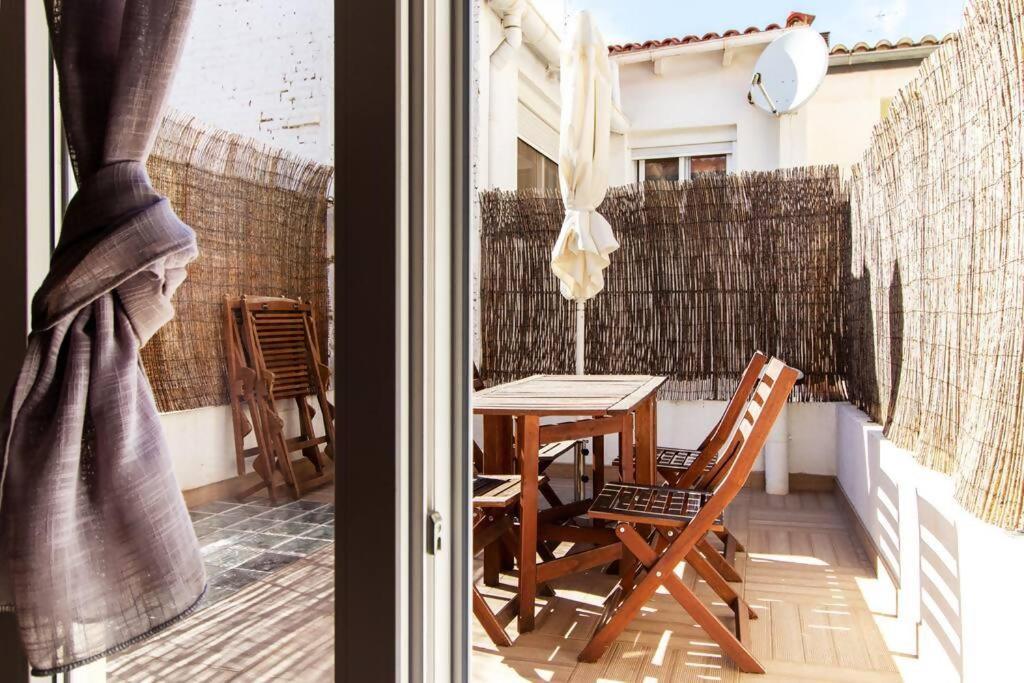 Apartamento Con Terraza Privada Cerca De La Playa Valencia Eksteriør billede
